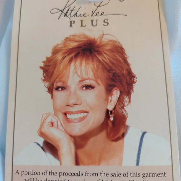 NOS W/Tag Kathie Lee White Blouse W/White Embroidery W/Side Slits On Bottom - Picture 14 of 16